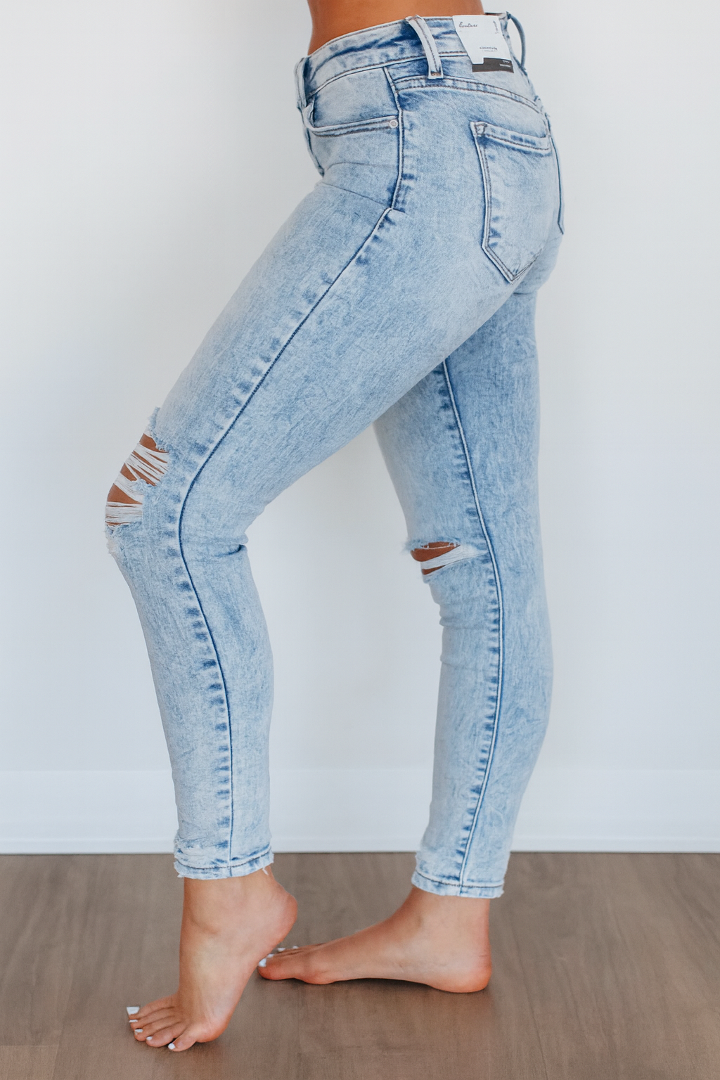 Coastal Cutie Acid Wash Distressed Skinnies Kancan